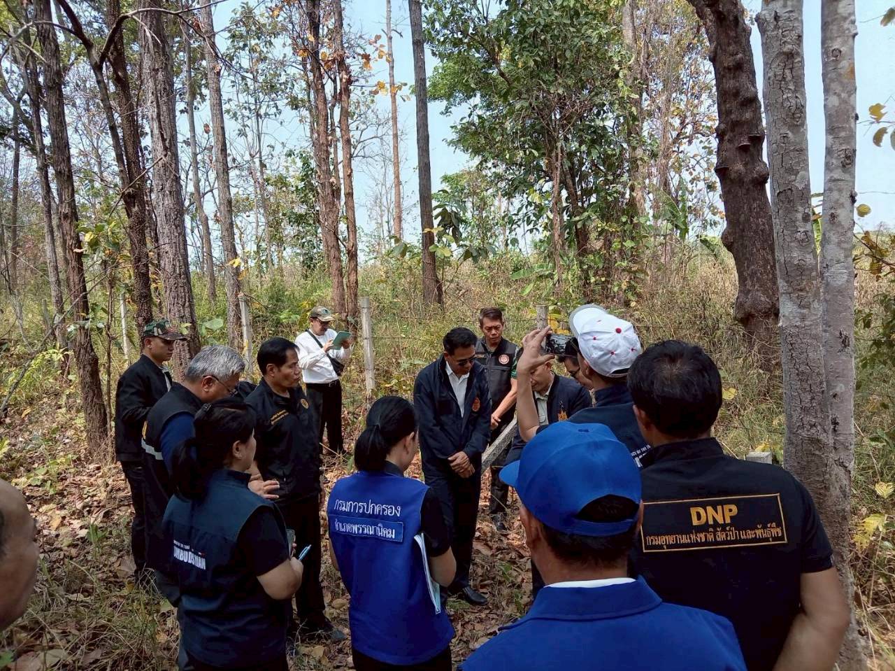 title - ผู้ตรวจราชการ ส.ป.ก. ร่วมลงพื้นที่ตรวจสอบข้อเท็จจริงและประชุมหารือแนวทางการแก้ไขปัญหาเรื่องร้องเรียน ณ จังหวัดสกลนคร 